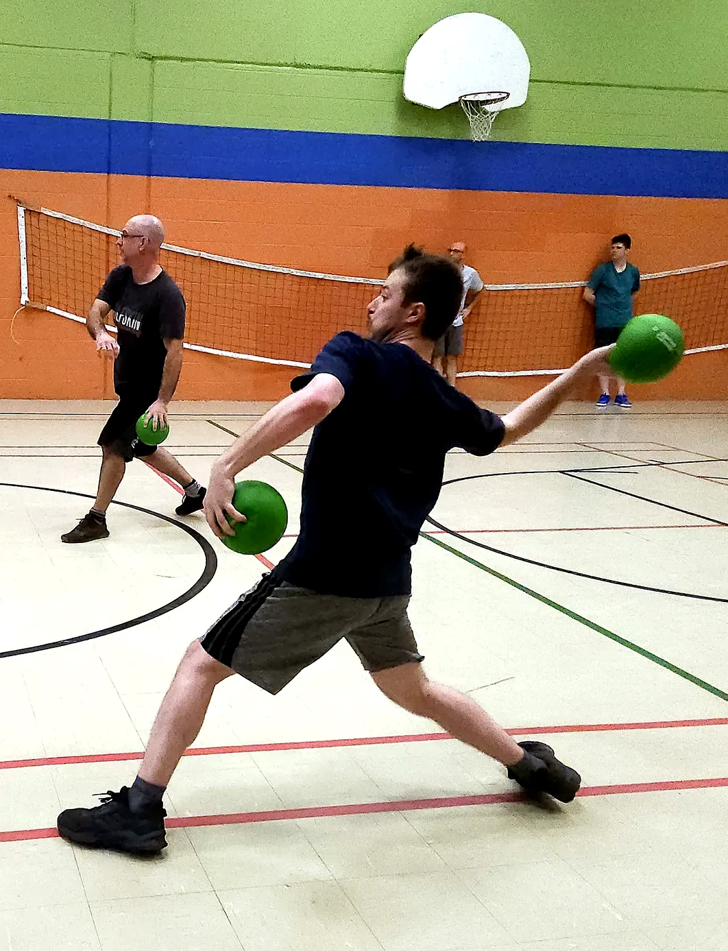 Joueurs pendant une soirée régulière à Joliette